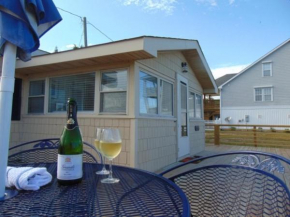 SeaChelle - Fully renovated Luxury beach cottage! PET FRIENDLY! cottage